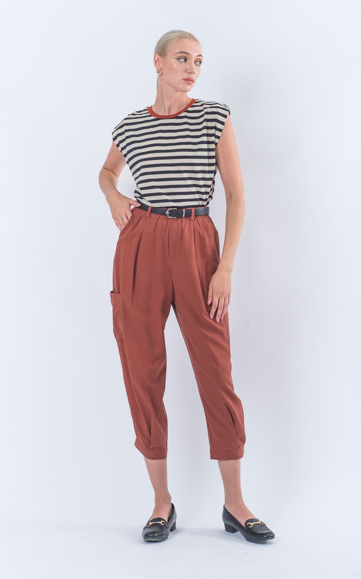 Belted Carrot Fit Pants