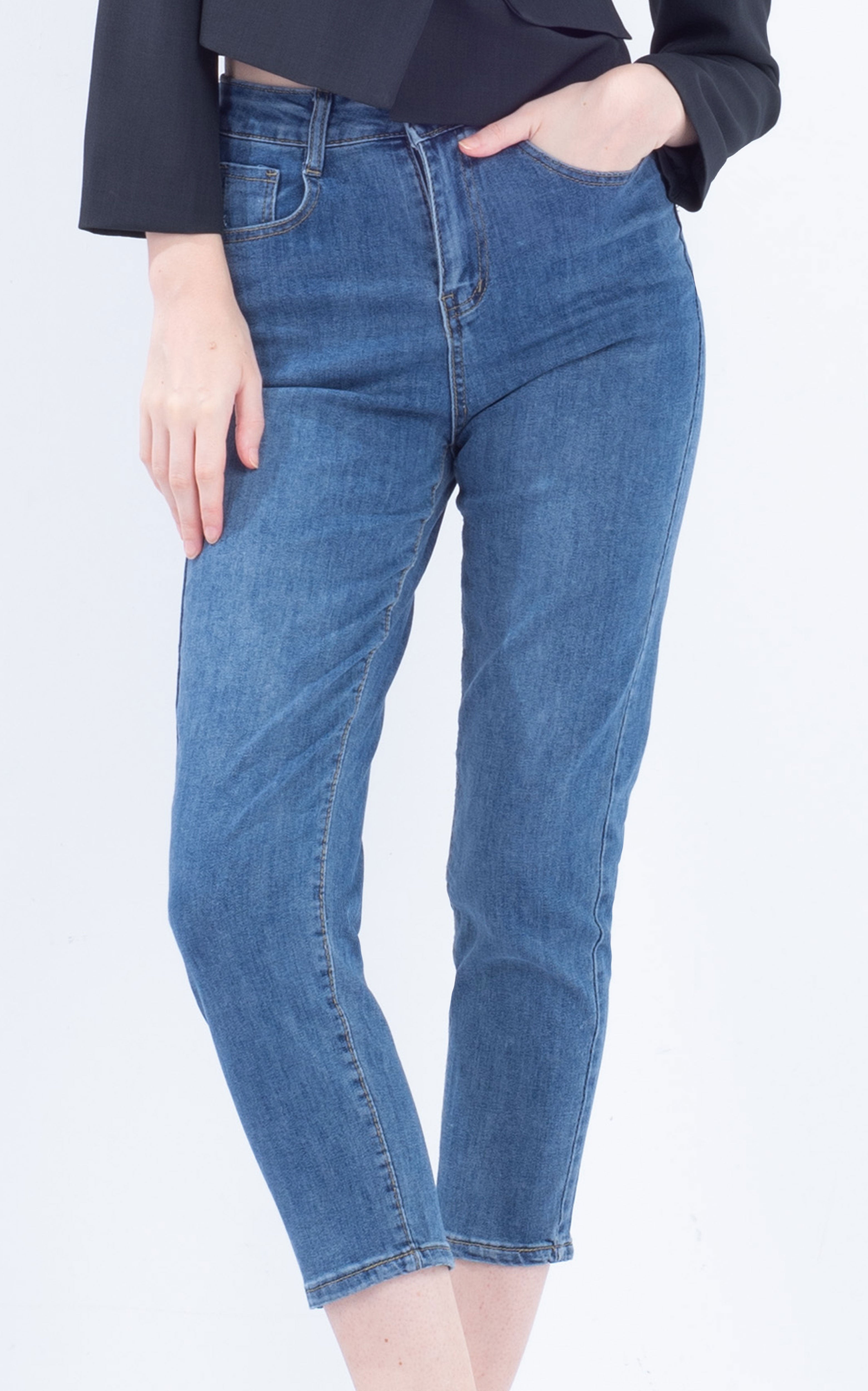 Slim Cropped Fit Jeans