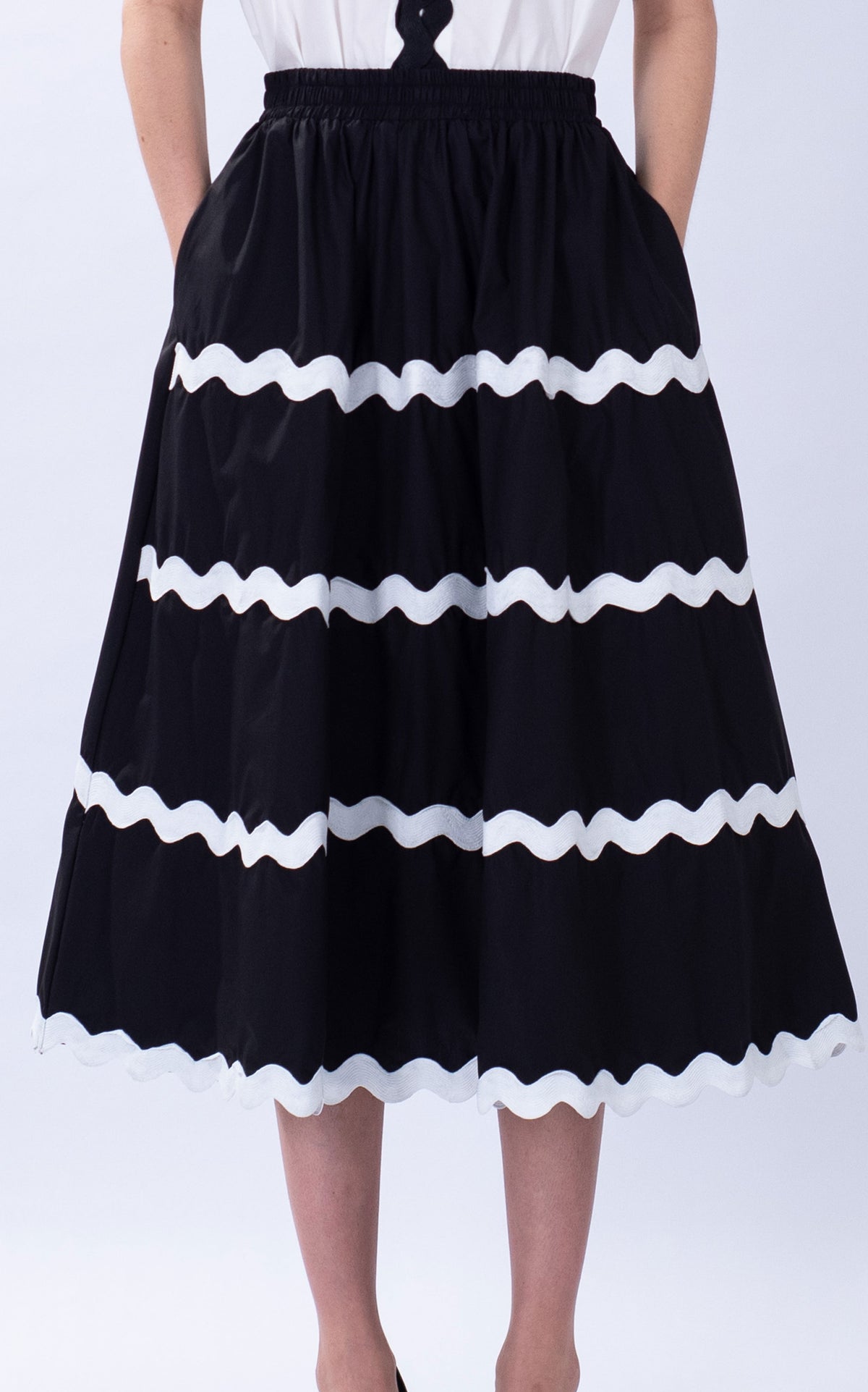 Wavy Trim Cotton Skirt